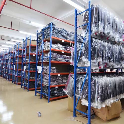 服装厂成品挂装如何存储深圳重型货架生产厂家解析